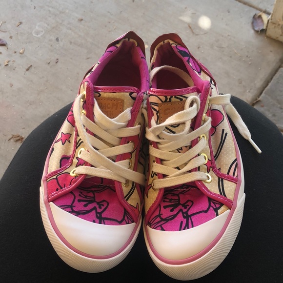 Shoes - Picture 1 of 3